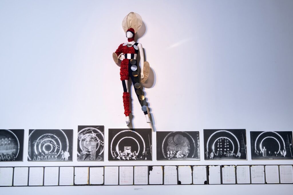 Курбас: Нові Світи